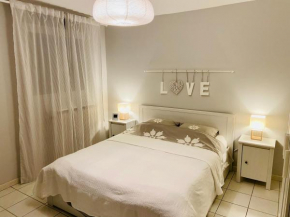 Sweet Home - 55m2 appt, garden, swimming pool, parking